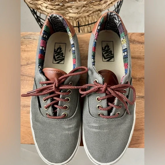 Men’s Vans with leather heel and tongue Vans Unisex Size 10 Mens Bohemian Lining with Leather Tongue  main image 2
